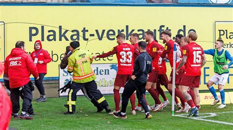 Hansa Rostock Stellt Strafantrag Gegen Chaoten Fans Nach Bergriffen