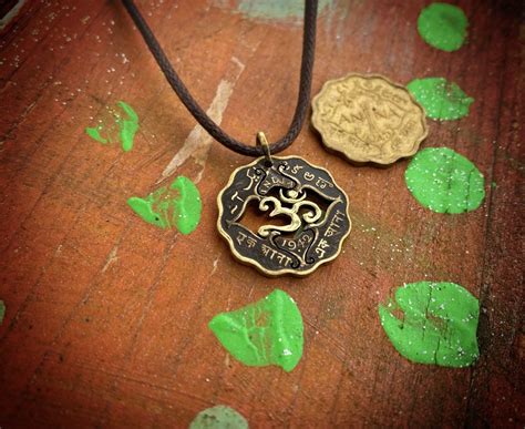 Witch coin necklace - Hairy Growler - For The witch curiosity
