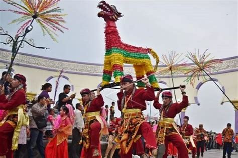 Ragam Tradisi Unik Sambut Ramadhan Di Indonesia Ada Lomba Perahu