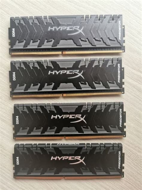 32 GB KINGSTON HX430C15PB3K4 32 HyperX Predator DDR4 3000MHz