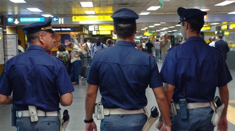 Linate Ruba Portafoglio In Coda Al Check In E Si Imbarca Bloccata A