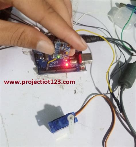 Controlling Of Servo Motor With Arduino And Mpu