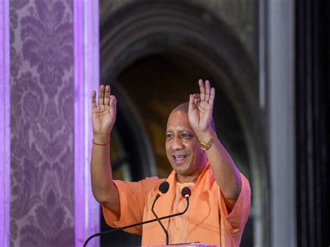 Yogi Adityanath Visit Mumbai Uttar Pradesh Chief Minister Gets Success To 5 Lakh Crore