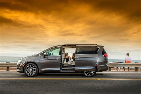 Minivans with Best Gas Mileage - Carrrs Auto Portal