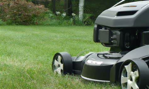 How Much Gas Does A Lawn Mower Use Understanding Fuel Consumption And Efficiency