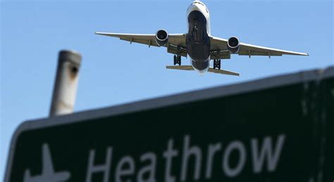 Heathrow Atterraggio Choc Per Il Vento Il Pilota Evita In Extremis Il