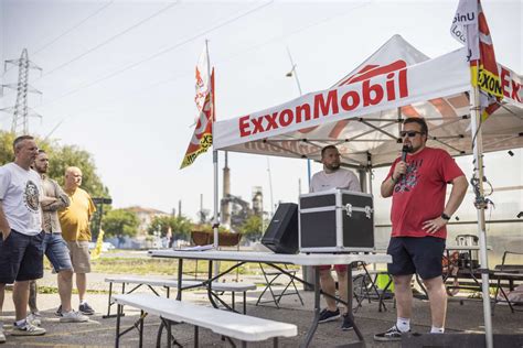 Non à la fermeture en Normandie les salariés dExxonMobil