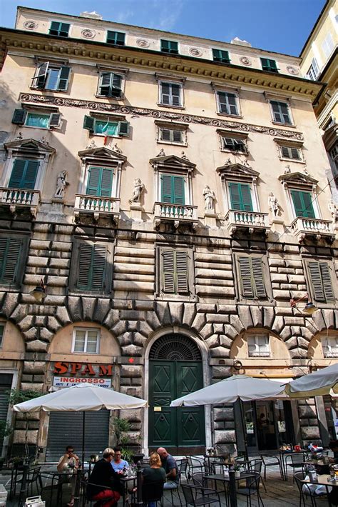 Piazza Fossatello Piazza Fossatello Genoa At The Corner Flickr