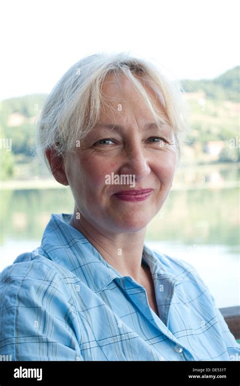 Middle Aged Good Looking Woman Hi Res Stock Photography And Images Alamy