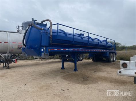 Unverified Deerbuilt Bbl T A Vacuum Tanker Trailer In Karnes