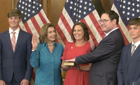 Flood Sworn In As Nebraskas Newest Us Congressional Representative