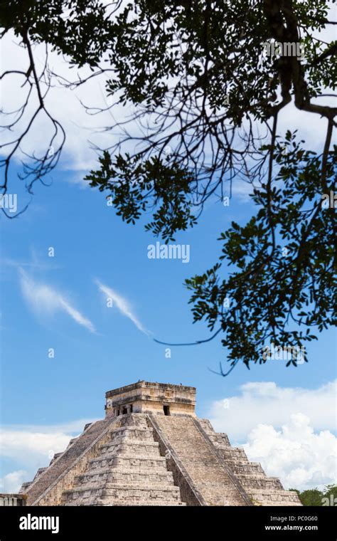 Temple of Kukulkan El Castillo most famous pyramid at Chichén Itzá