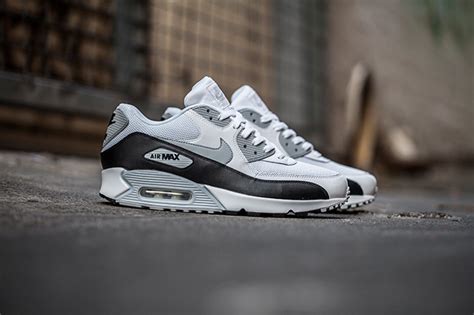 Nike Air Max 90 Pure Platinum Sneaker Bar Detroit