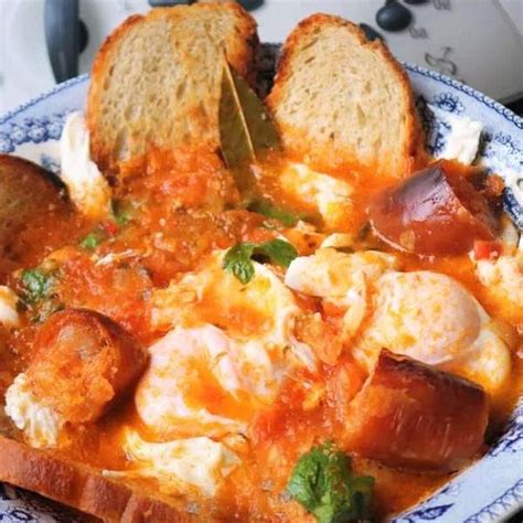 Sopa De Tomate Ovos Escalfados Tomatoes And Eggs Unite