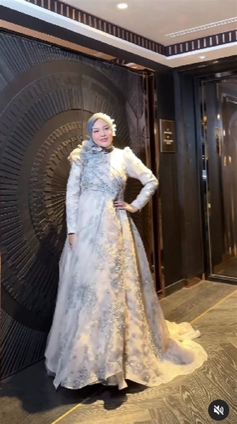 10 Potret Aurel Hermansyah Melenggang Di Catwalk Bersama Ameena Kompak