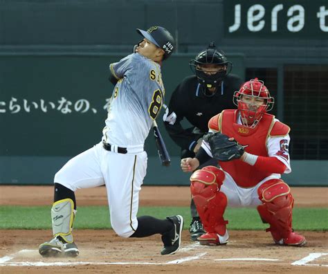 阪神佐藤輝明1打席目は積極スイングも空振り三振 プロ野球写真ニュース 日刊スポーツ