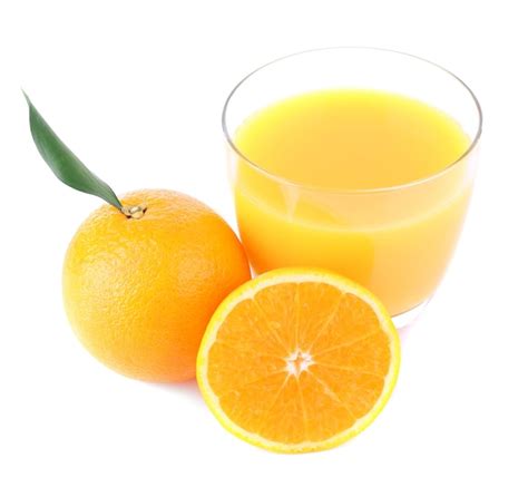 Vidro De Suco De Laranja Fresco Isolado No Branco Foto Premium