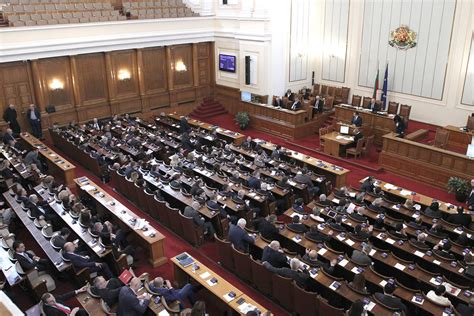 ЦИК обяви окончателното разпределение на мандатите в новия парламент ...