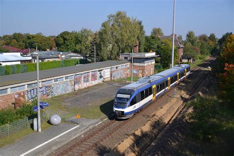 VT 738 der NEB fährt auf seinem Weg nach Berlin Ostkreuz in den