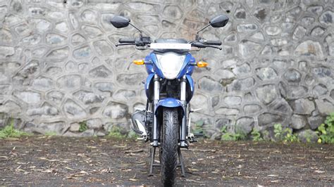 Suzuki Gixxer 2014 STD Compare Bike Photos Overdrive