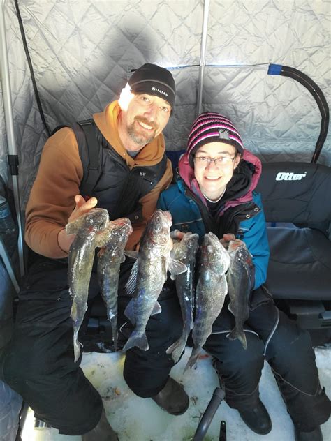 Ice Fishing on Oneida Lake - Reel Naturalz Guide Service