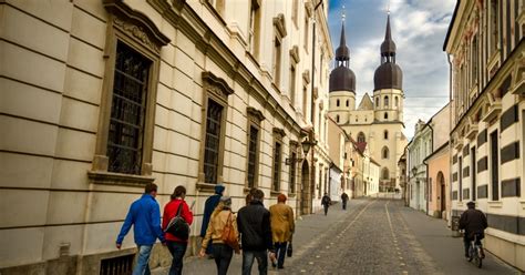 Desde Bratislava Excursión de medio día a Trnava con billetes de tren