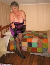 Old Fatty Girdle Goddess Gets Naked In At XXX Mature Pic