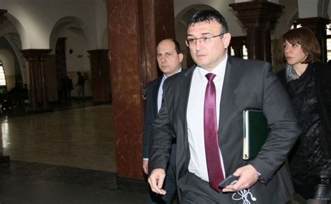 Гл. секретар на МВР Младен Маринов: Росен Ангелов е използвал пистолет ...