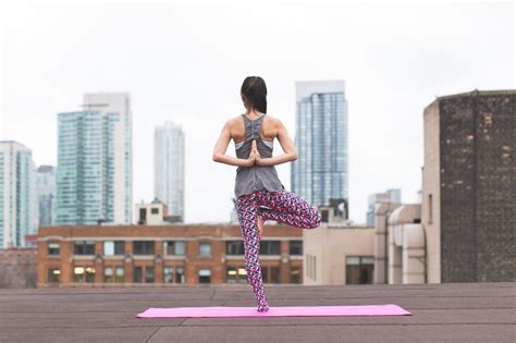 Dicas De Como Praticar Yoga Em Casa Em Benef Cio Da Sa De F Sica E