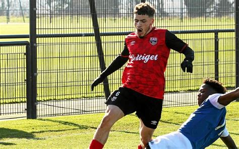 U Nationaux un score de parité justifié entre Guingamp et Avranches Foot Amateur Bretagne