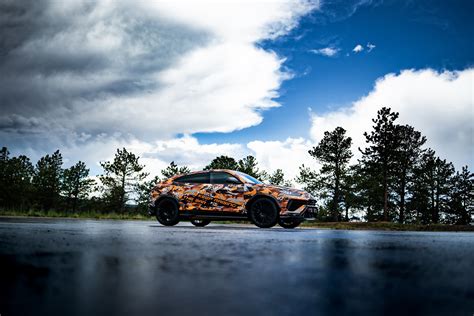 2023 Lamborghini Urus Performante Sets New Pikes Peak Record For