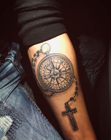 Kompass Tattoo Kreuz Tattoo Compass Tattoo Tattoos Cross Tattoo