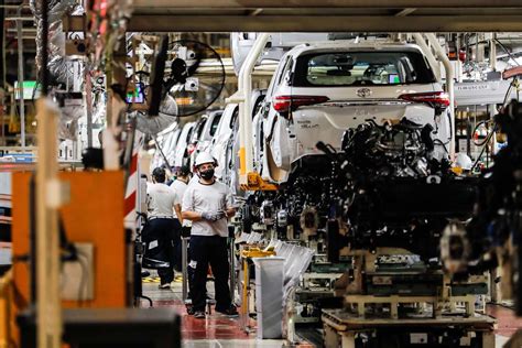 Toyota producirá 100 000 vehículos menos de los esperados en octubre