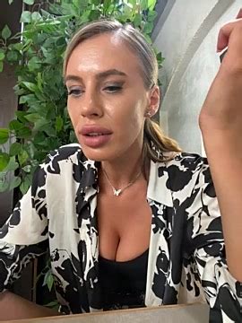 Jessyrey Naked Stripping On Cam For Live Sex Video Chat Nakedamateurshows