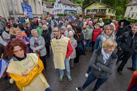 Vosges Manifestation Contre La Fermeture Du Coll Ge Des Boudi Res