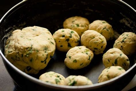 Methi Puri Crispy Methi Ki Poori Dassanas Veg Recipes