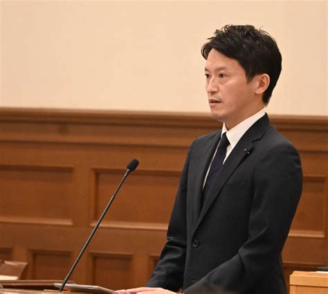 斎藤元彦兵庫県知事、議場で“続投表明”「県政を前に進めていく」 社会写真ニュース 日刊スポーツ