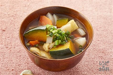 豚肉のたっぷりしょうが巻きの献立（副菜：チンゲン菜の納豆じょうゆかけ、汁物：ごろっとかぼちゃと油揚げのみそ汁）｜献立・メニュー｜【味の素パーク