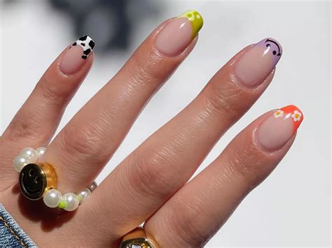 13 Mismatched Manicure Concepts To Shake Up Your Subsequent Nail