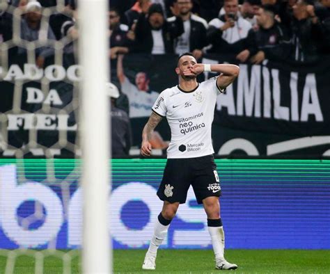 Pin De Tenório Em Timão Renato Augusto Sport Club Corinthians Corinthians Paulista