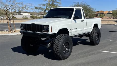 Jeep Comanche Lifted