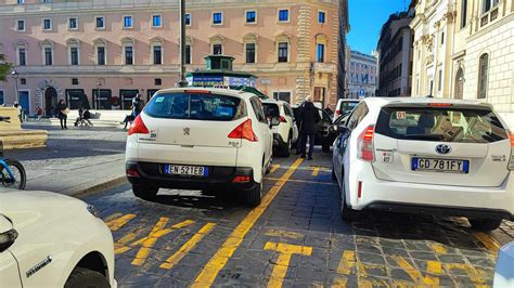 Taxi Ncc Mit A Breve Registro Nazionale E Foglio Di Servizio