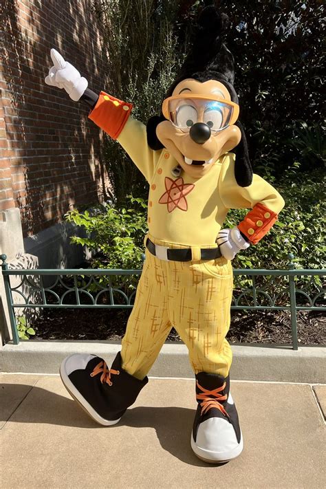 Disneycharacterguide On Twitter Stand Out Powerline Max Is Meeting