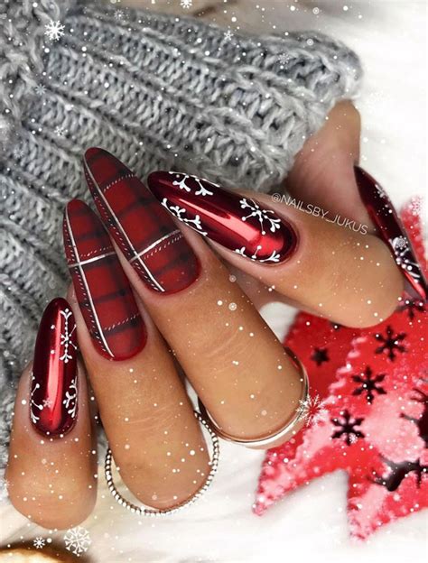 Red Christmas Nails