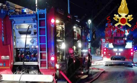 Incendio Nella Notte Al Supermercato Danni Ingenti All Eurospin