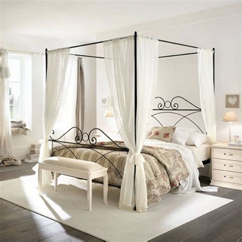 20 Wrought Iron Canopy Bed