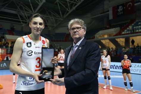 Eczacıbaşı Dynavit Şampiyonlar Ligi nde Yarı Finalde Türkiye Voleybol