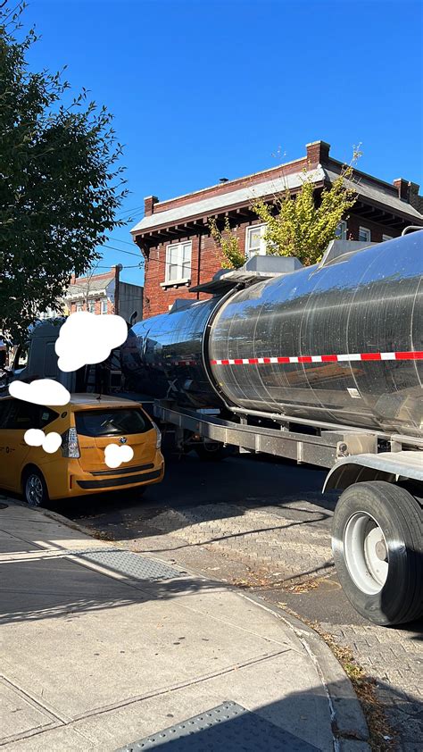 Blocking traffic in NY : r/Truckers