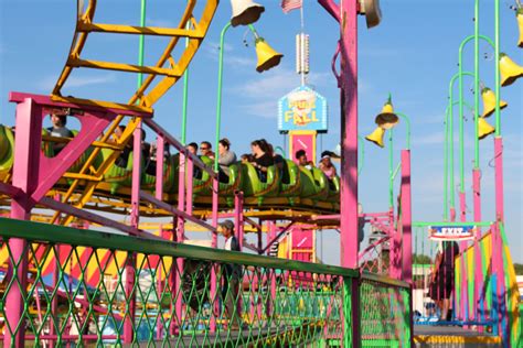 Wacky Worm Roller Coaster - Dreamland Amusements