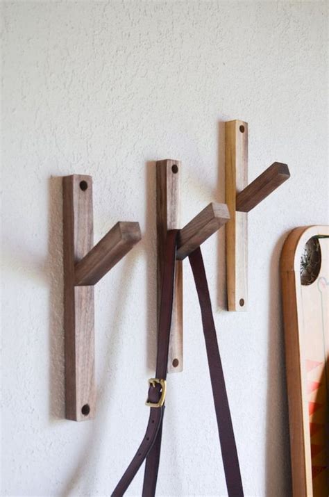 30 Fantastic Diy Hanger Ideas From Wooden Pallets Doityourzelf